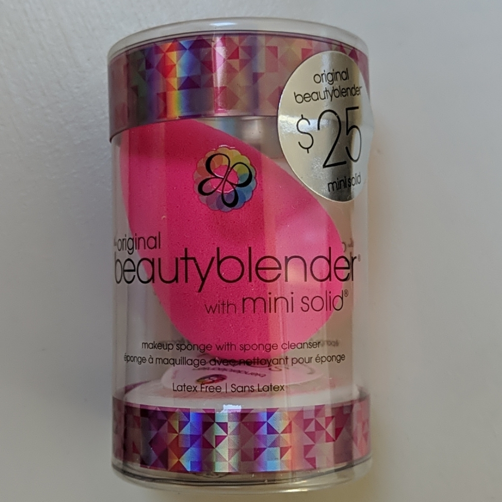 Beauty blender. Makeup sponge